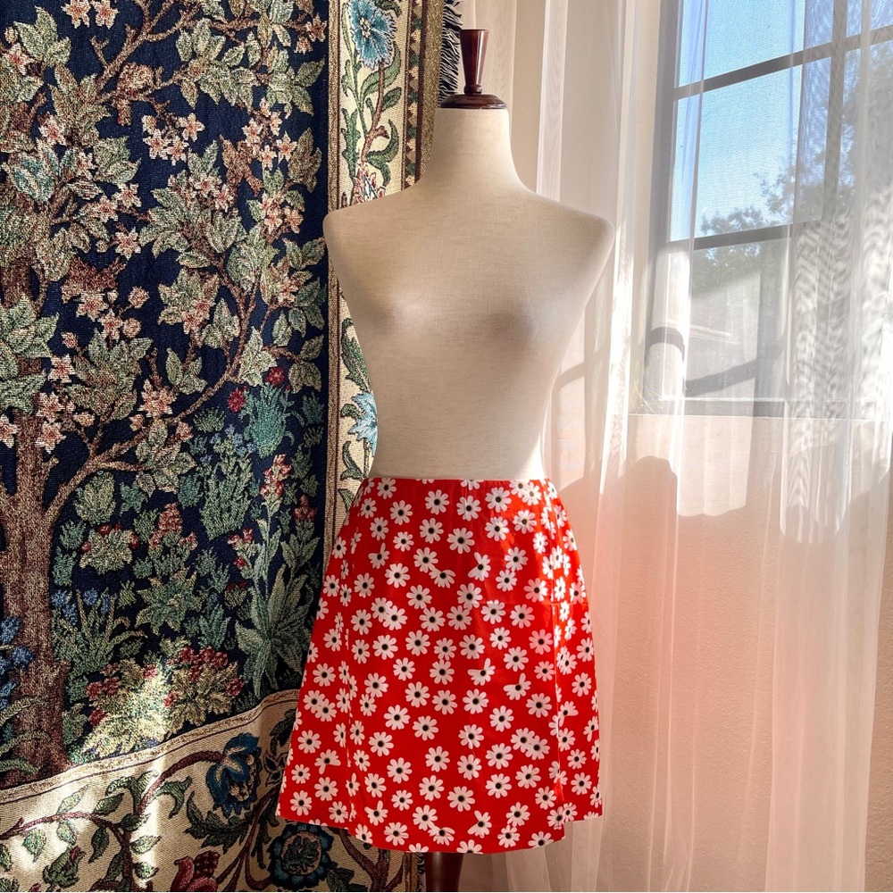 Red white and black Floral A-Line Mini Skirt - Size XL